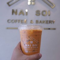 เมนูของร้าน ในซอย Nai Soi Coffee & Bakery ด่านสำโรง 11