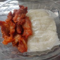 เจ๊อาร์ต ข้าวเหนียวหมูทอด กาดป่าไผ่