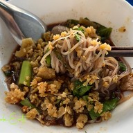 ก๋วยเตี๋ยวเรือป้าสมจิตรหน้าเซนต์คาเบรียล เซนต์คาเบรียล