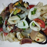 ส้มตำเอมมี่ปากระเบิด