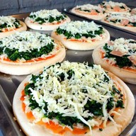 พิซซ่าอร่อย การนั่งก้อม หนองกระทิง