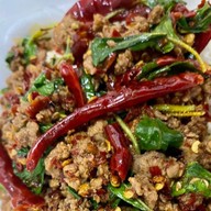 กะเพราพริกแห้งโบราณ สูตรไร้น้ำมัน ท่านคร