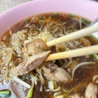 เมนูของร้าน ก๋วยเตี๋ยวเป็ด ดินแดง