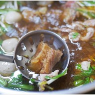 เมนูของร้าน ก๋วยเตี๋ยวเนื้อ นาย ต. รังสิต