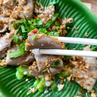 เมนูของร้าน ก๋วยเตี๋ยวหมูภูเขาไฟอุดมผล