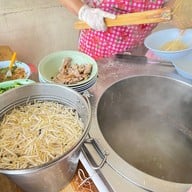 ก๋วยเตี๋ยวเป็ด ดินแดง