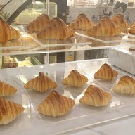 เมนูของร้าน เชรี่ เพสทรี ถนนโชตนา