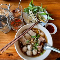 หนวดเตี๋ยวเนื้อ -