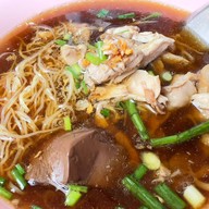 ก๋วยเตี๋ยวเป็ด ดินแดง