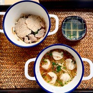 ก๋วยเตี๋ยวลูกชิ้นหมู วัดพระศรีฯบางเขน(เจ้าเก่า) กรุงเทพกรีฑา22