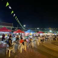 ตลาดนัดริมโขง