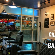 บรรยากาศ The Chamber of Barber ตลาดทีที789 มาร์เก็ต แบริ่ง17 สุขุมวิท107