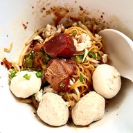 ก๋วยเตี๋ยวลูกชิ้นหมู วัดพระศรีฯบางเขน(เจ้าเก่า) กรุงเทพกรีฑา22