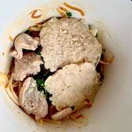 ก๋วยเตี๋ยวลูกชิ้นหมู วัดพระศรีฯบางเขน(เจ้าเก่า) กรุงเทพกรีฑา22