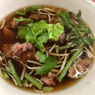 ก๋วยเตี๋ยวเนื้อวัดดงมูลเหล็ก