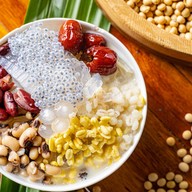 วังน้ำเต้าหู้ Wang Soy Milk coffee&café