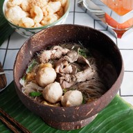 ก๋วยเตี๋ยวกะลา & หมูกระทะชั่งกิโล