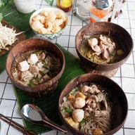 ก๋วยเตี๋ยวกะลา & หมูกระทะชั่งกิโล