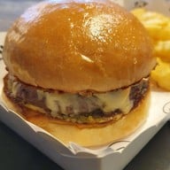 เมนูของร้าน Bun Meat and Cheese The Commons Thonglor