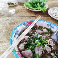 เมนูของร้าน ก๋วยเตี๋ยวอิ่มเอม