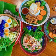 Somsri eatery and cafe