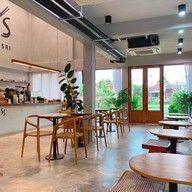Somsri eatery and cafe