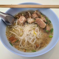 ก๋วยเตี๋ยวหมูอบวัดกลาง
