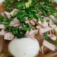 ก๋วยจั๊บเจ๊ตี๋ ข้างตองหนึ่ง