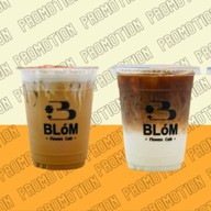 Blóm flowers café ตลาดสนธนบุรี