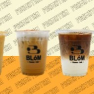 Blóm flowers café ตลาดสนธนบุรี