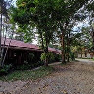 อุทัยริเวอร์เลค รีสอร์ต