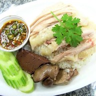 ร้านแม่กู เตี๋ยวไก่มะระ