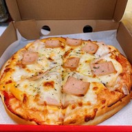 เมนูของร้าน พิซซ่าบางกอกชีสทะลัก ปั๊มPT ฉลองกรุง 52 ปั๊ม PT ฉลองกรุง 52