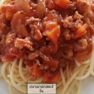 ปลาเผาผักสด เจ๊จิ๋ม