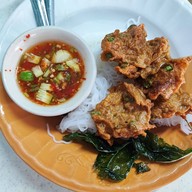 เมนูของร้าน ขนมจีนทอดมัน ท่งเชียง เจ้ปุ้ย