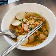 เมนูของร้าน บะหมี่เจ๊เน้ย อุทัยธานี