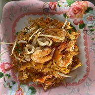 ผัดไท-หอยทอดหน้าธนาคาร TMB พันท้ายนรสิงห์