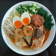 เมนูของร้าน ขนมจีนน้ำยาปลาหมึกไข่ไส้ทะลัก เมืองอยุธยา (ท่ารถตู้เจ้าพรหม)