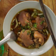 เมนูของร้าน ก๋วยเตี๋ยวราชารสเยี่ยม ถนนสันติสุข