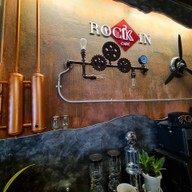 ROCK IN CAFE