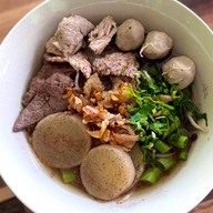 นัวส์ยกทะเล