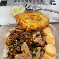 เดียร์กะเพราถาดบิ๊กบึ้ม&ตามสั่ง@ศรีราชา Dear kapraw@sriracha ร้านเดียวไม่มีสาขานะคะ