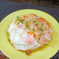 ขี้เมากะเพราซี๊ด หน้า 7-11 สี่แยกไฟแดงบ้านเอื้ออาทรศิลา