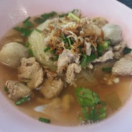 เมนูของร้าน ก๋วยเตี๋ยวเรือป้าทองคำ สะพานใหม่