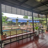 บรรยากาศ ร้านก๋วยเตี๋ยวบ้านร่มโพธิ์