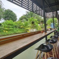 บรรยากาศ ร้านก๋วยเตี๋ยวบ้านร่มโพธิ์