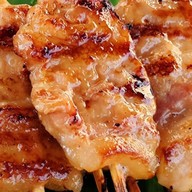 หมูปิ้งซิ่งข้าวเหนียวม้วม