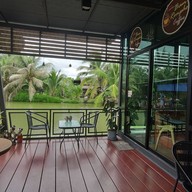 บรรยากาศ ร้านก๋วยเตี๋ยวบ้านร่มโพธิ์