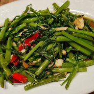 เมนูของร้าน ครัวดอกไม้ขาว สาขาบำรุงเมือง