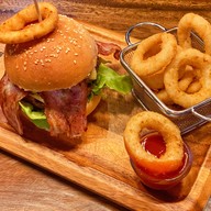 Big Boys’ Burger Club